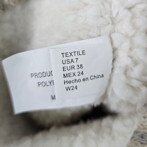 MUK LUKS Women's Janie Cozy Sweater Boot in Stone Lurex Print sz 7 - Picture 8 of 12